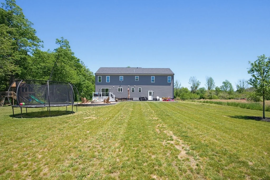 Photo of 1479 Main St