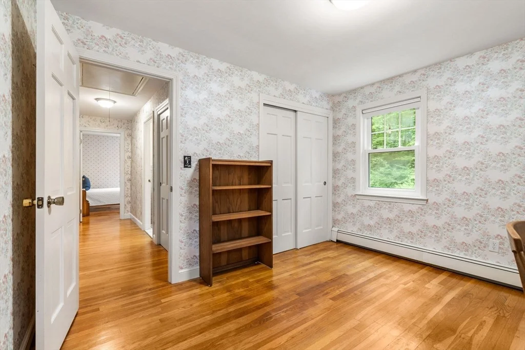 Photo of 83 Hemlock Park Dr