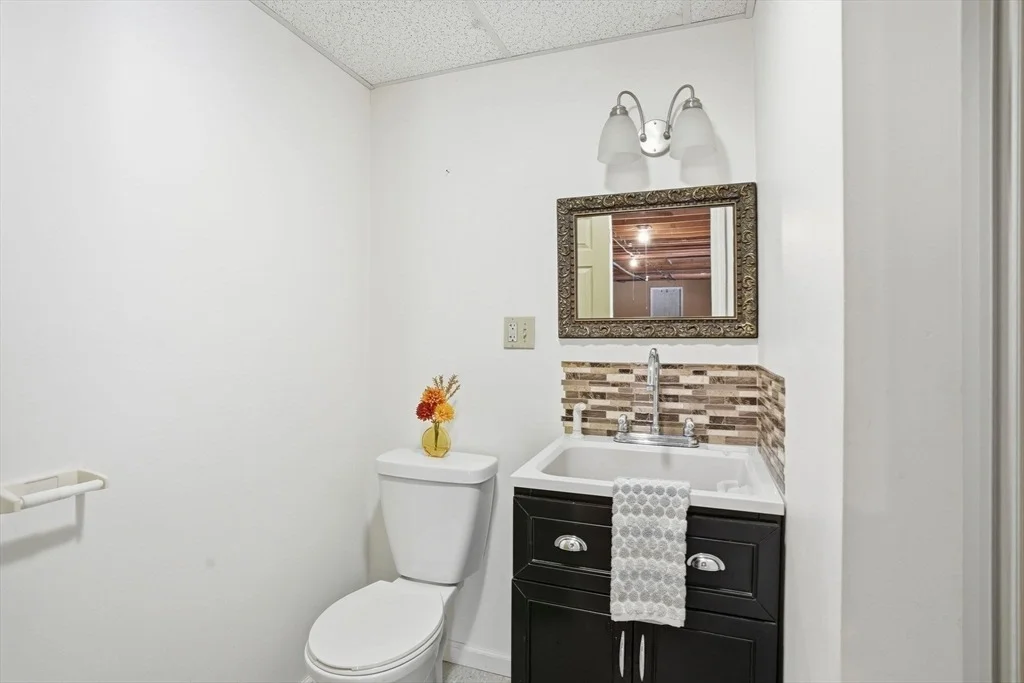 Photo of 80 Elizabeth Dr