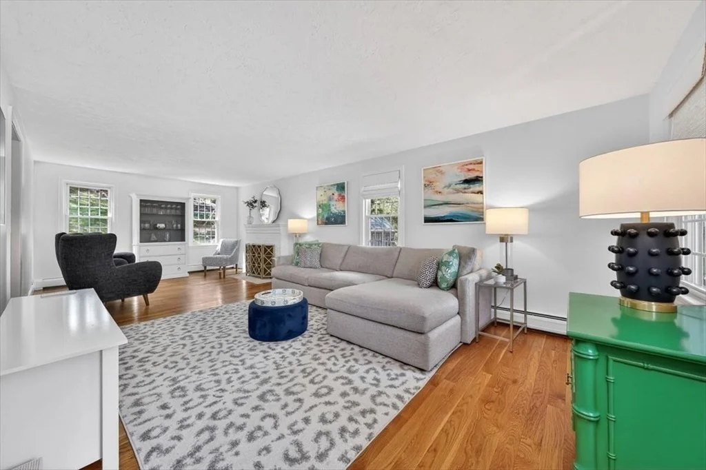 Photo of 60 Oakleaf Dr
