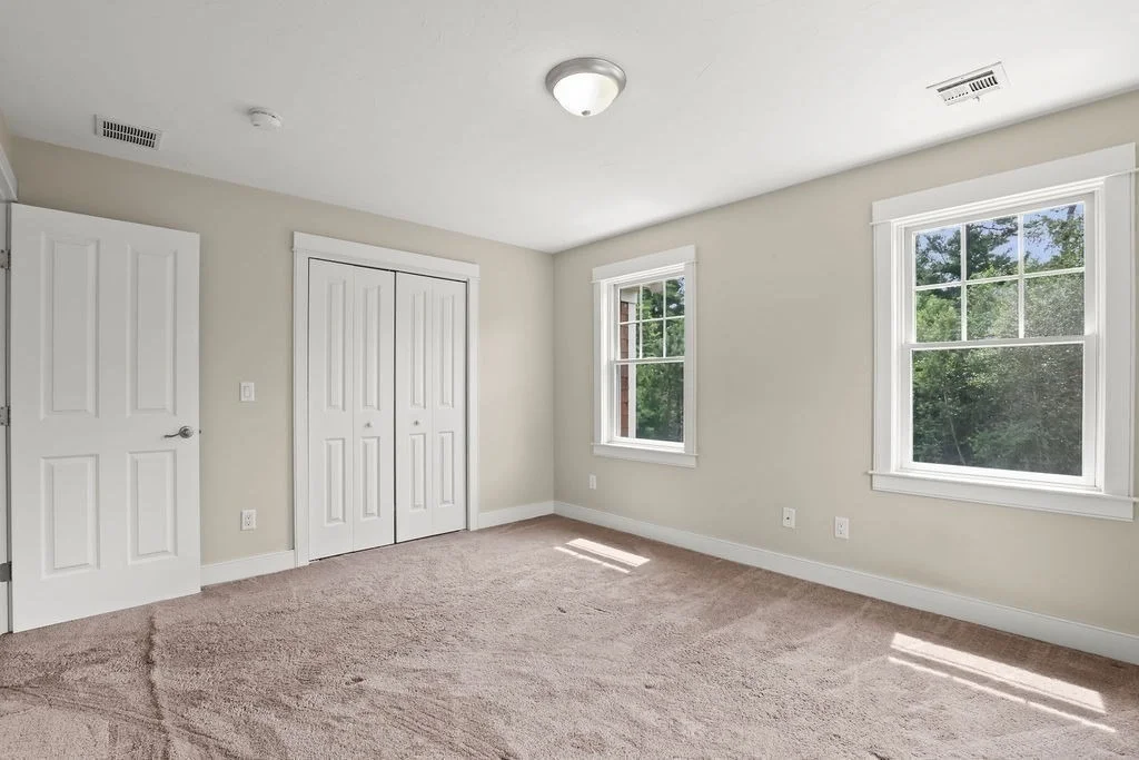 Photo of 10 Pond Edge Trl