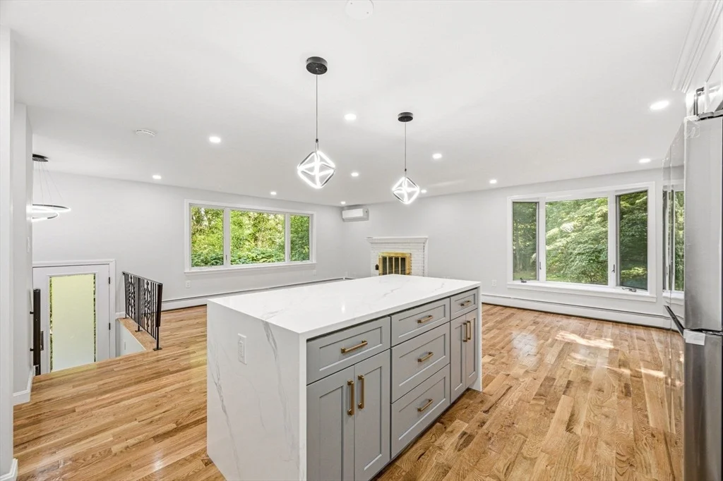 Photo of 7 Hillcrest Dr