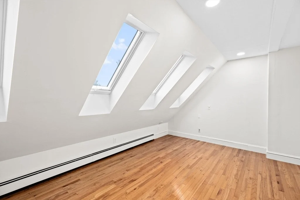 Photo of 90 Brook St