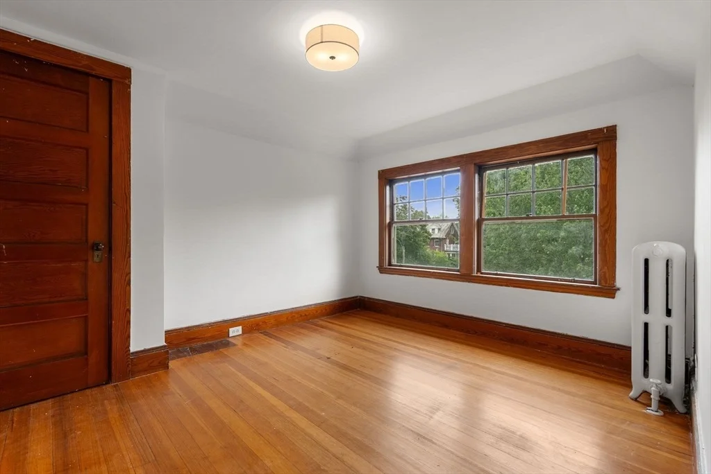 Photo of 855 Commonwealth Ave