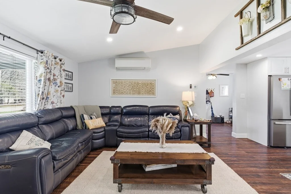 Photo of 72 Kevin Dr