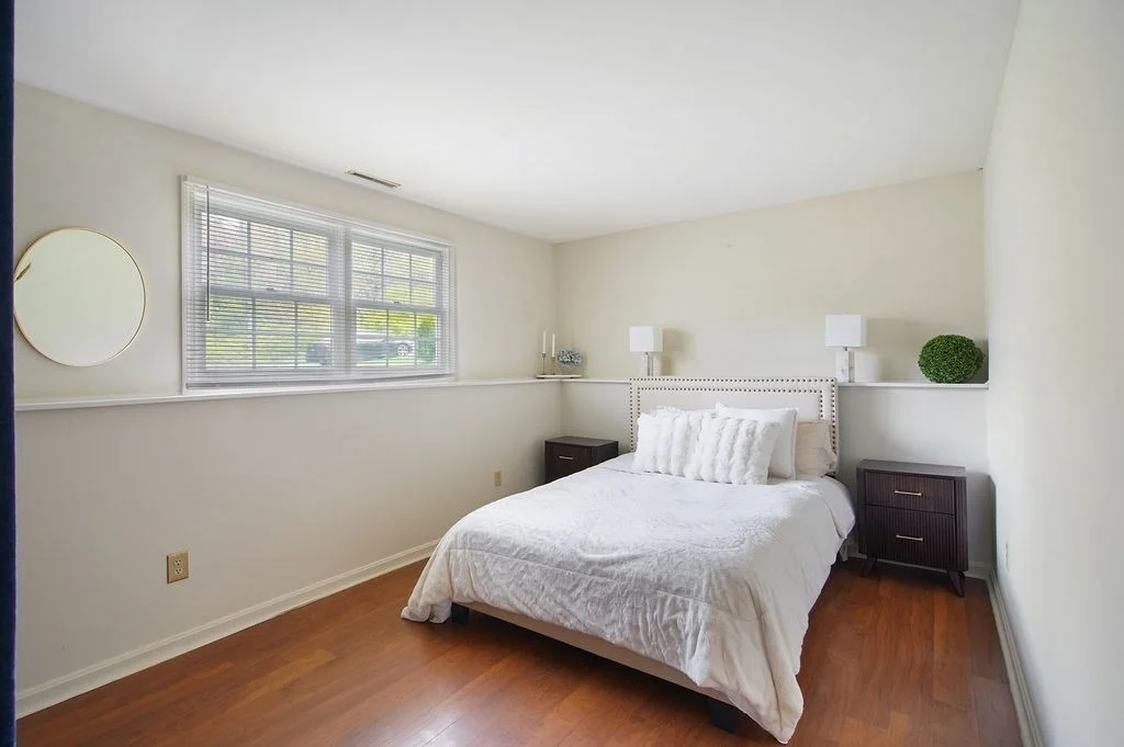 Photo of 131 Queen Ave