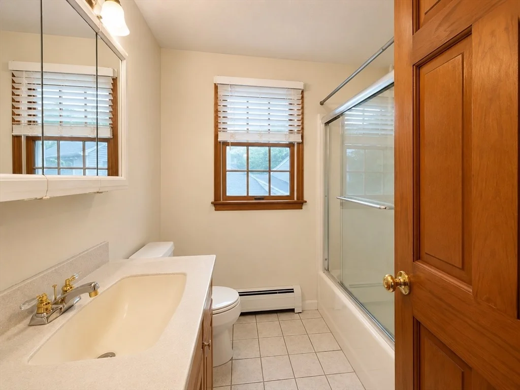 Photo of 19 Hideaway Ln