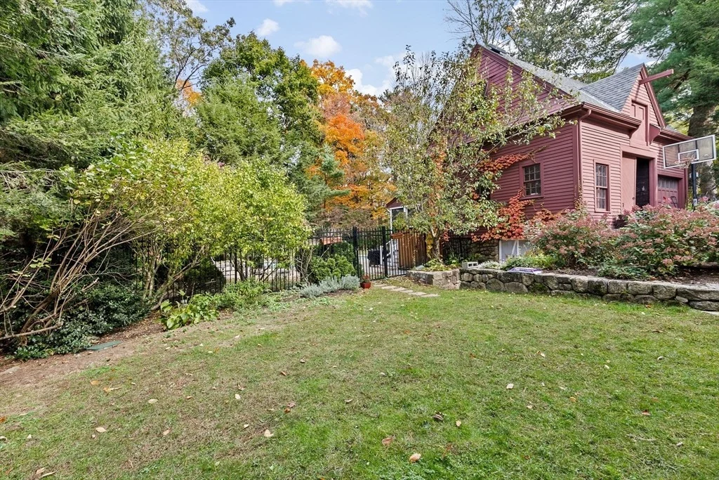 Photo of 90 Brook St