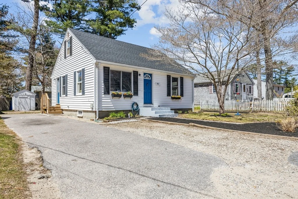 Photo of 90 Hathaway St