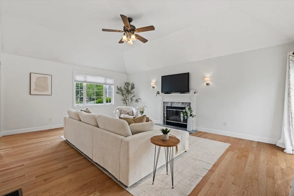 Photo of 8 Cardinal Cir