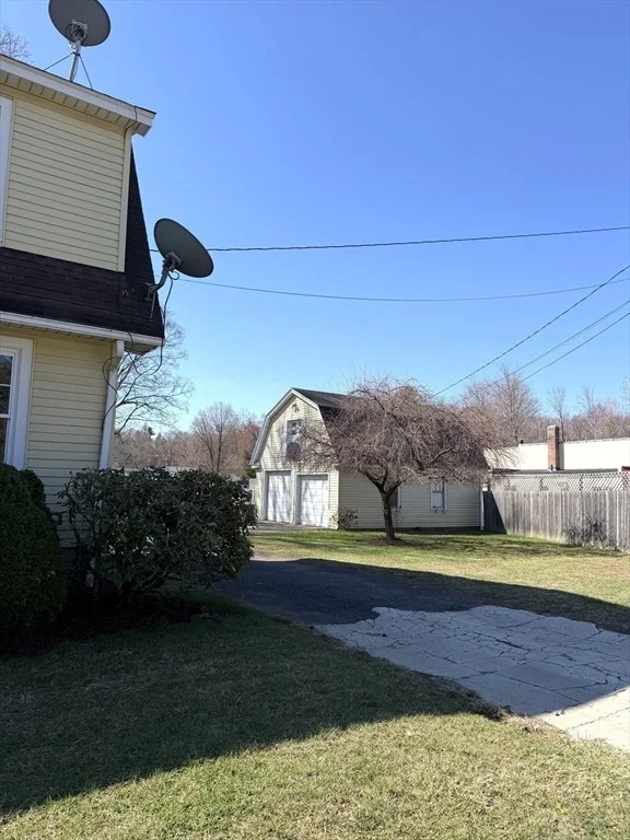 Photo of 180 Russell Rd