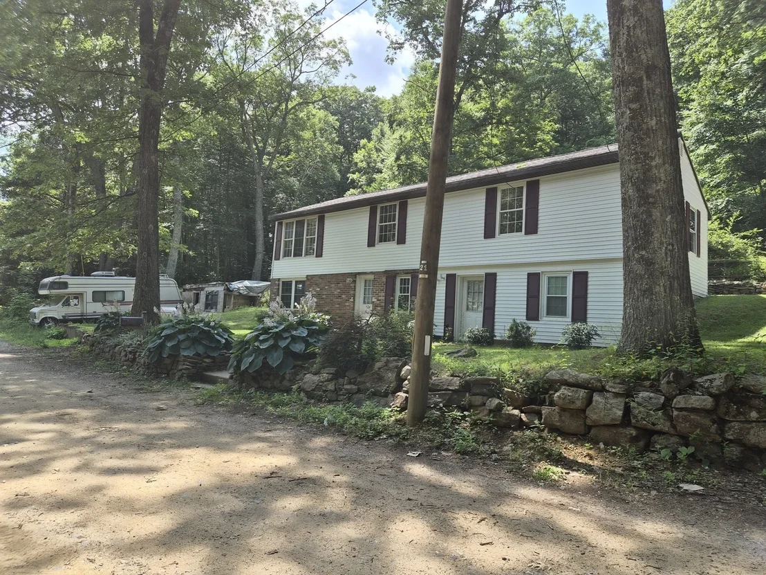Photo of 124 Old County Road