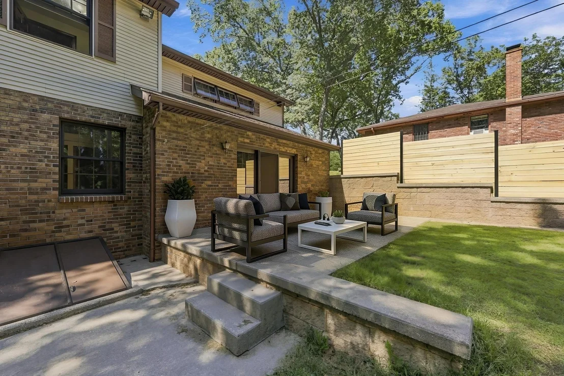 Photo of 227 Telegraph Ave