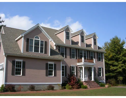 Photo of 290 Main Street