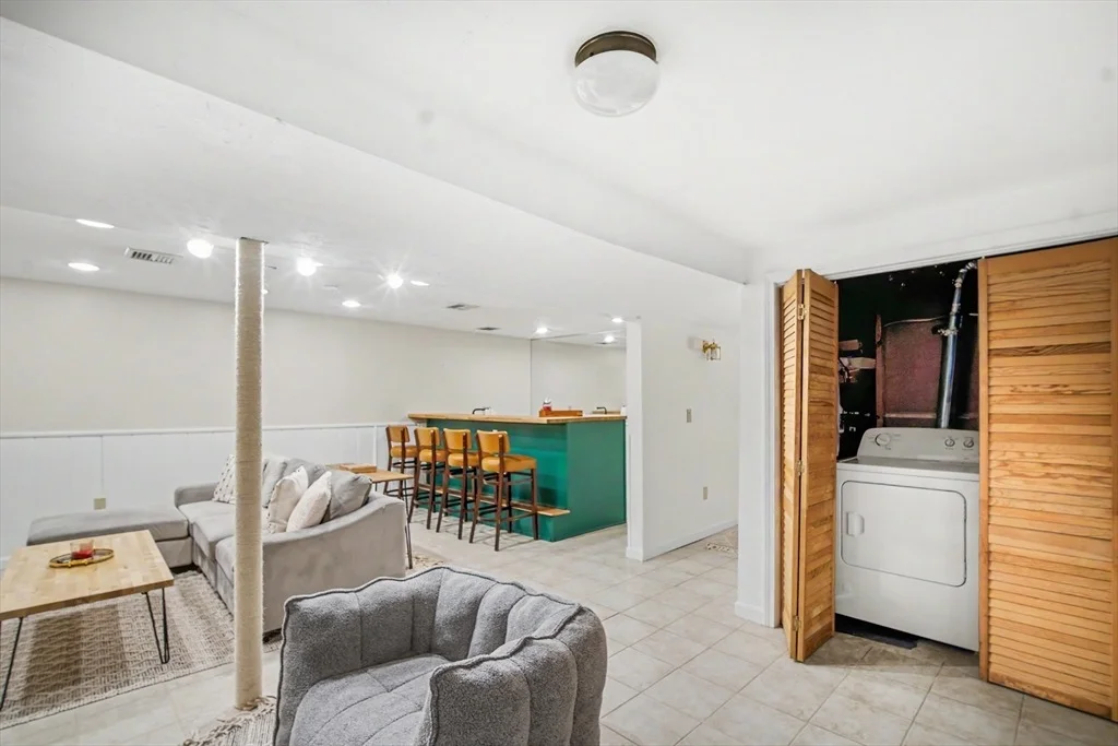 Photo of 29 Greenleaf Cir