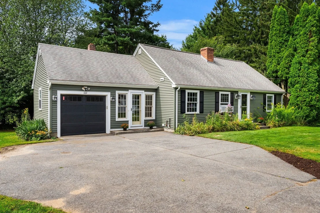 Photo of 369 Main St