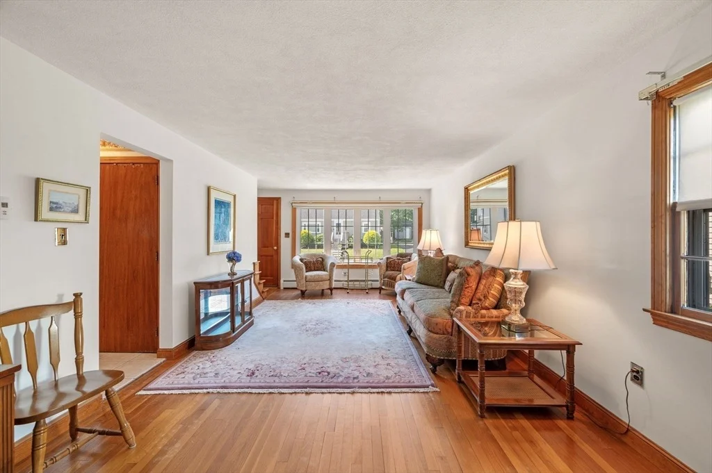 Photo of 25 Colonial Rd