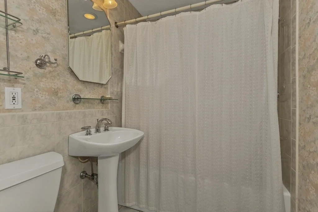 Photo of 309 Island Pond Rd
