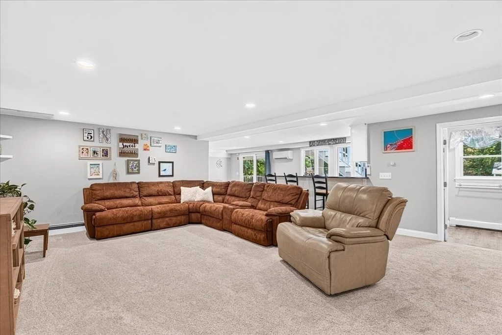 Photo of 17 Hilltop Dr
