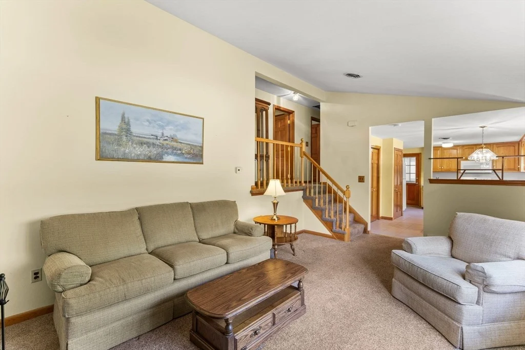 Photo of 28 Windsor Cir
