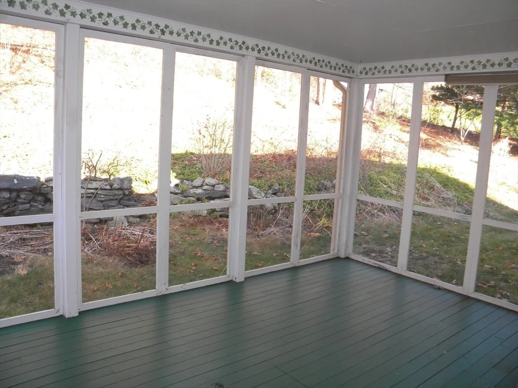 Photo of 21 Lovers Ln