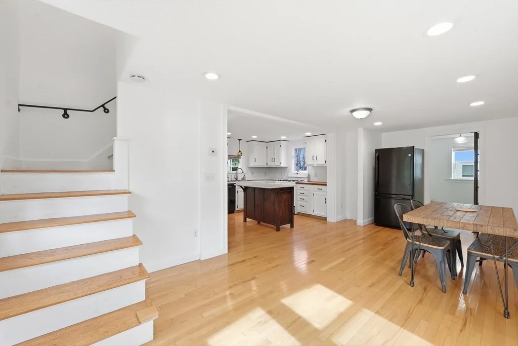 Photo of 77 Holden St