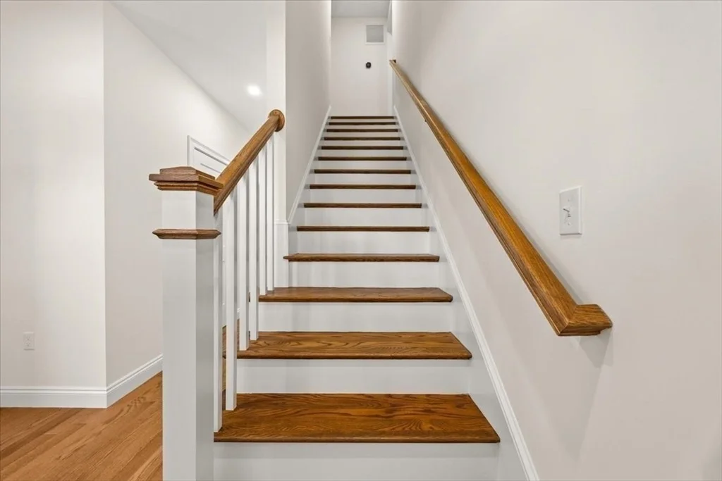 Photo of 12 Valley Run Dr