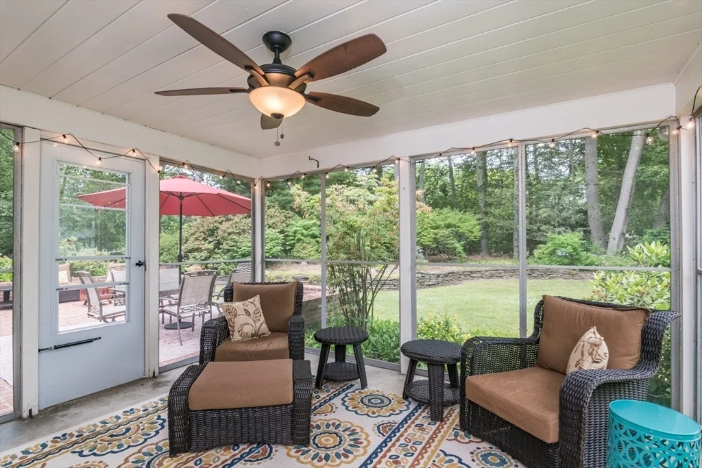 Photo of 42 Elizabeth Cir