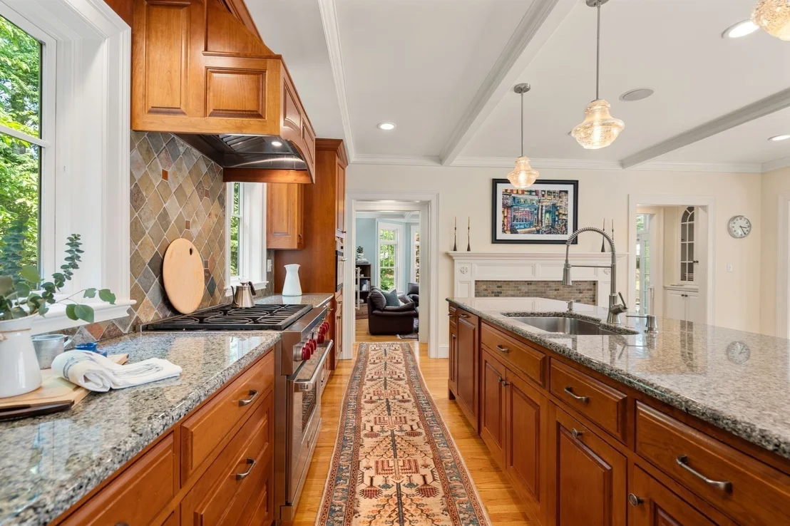 Photo of 1172 Lowell Rd