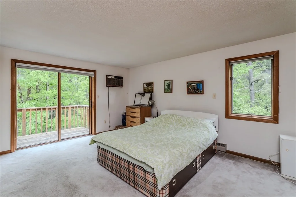 Photo of 102 Larkspur Dr