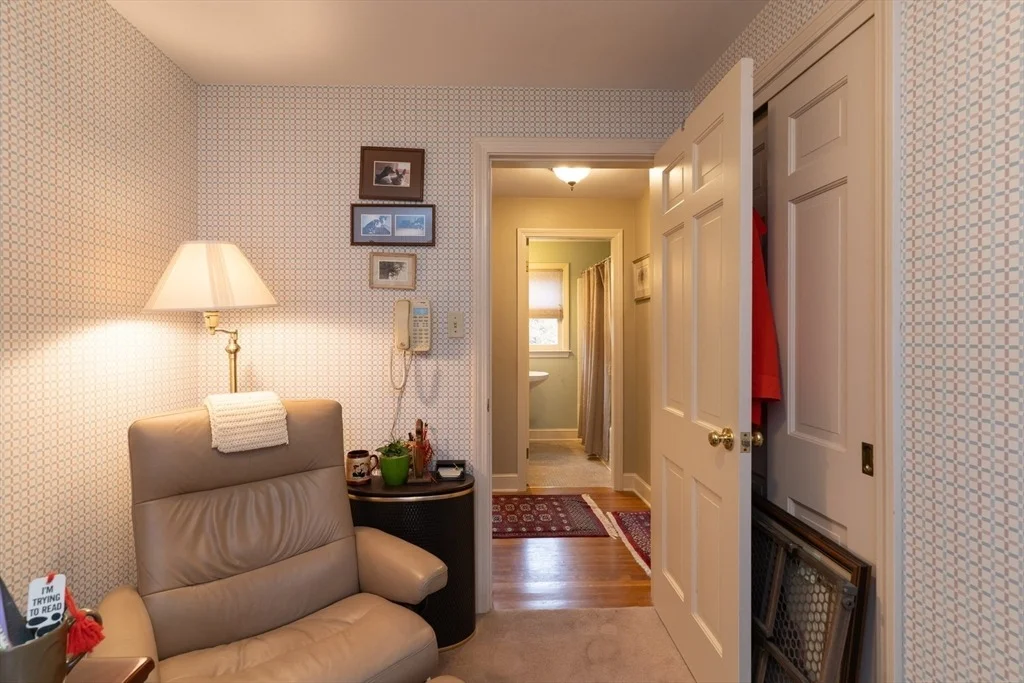 Photo of 1 Leslie Ln