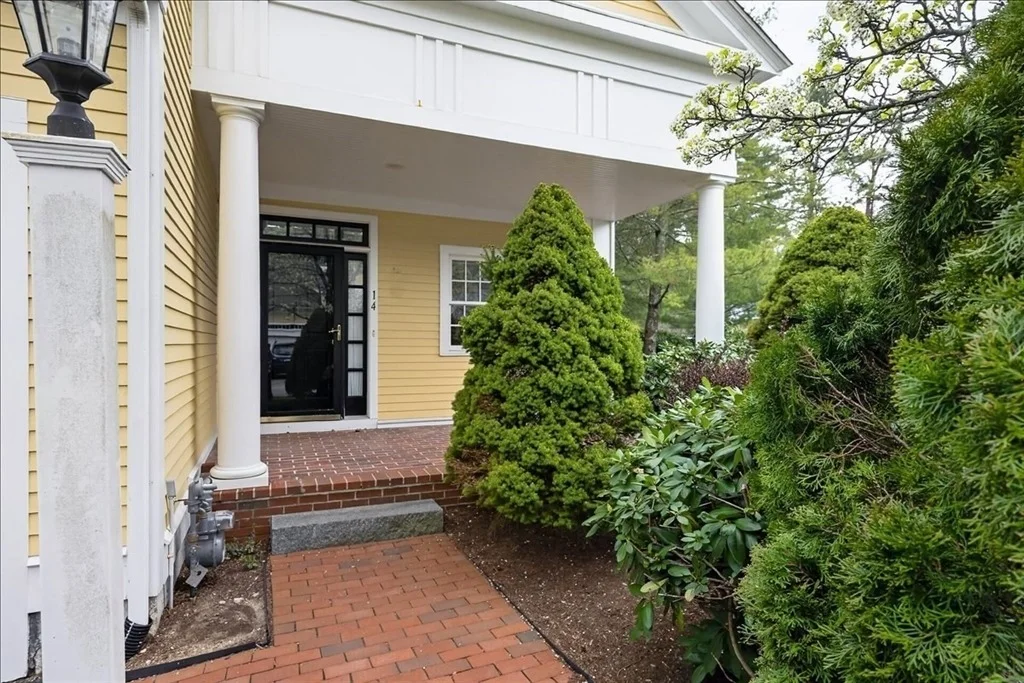 Photo of 14 Whiting Ln