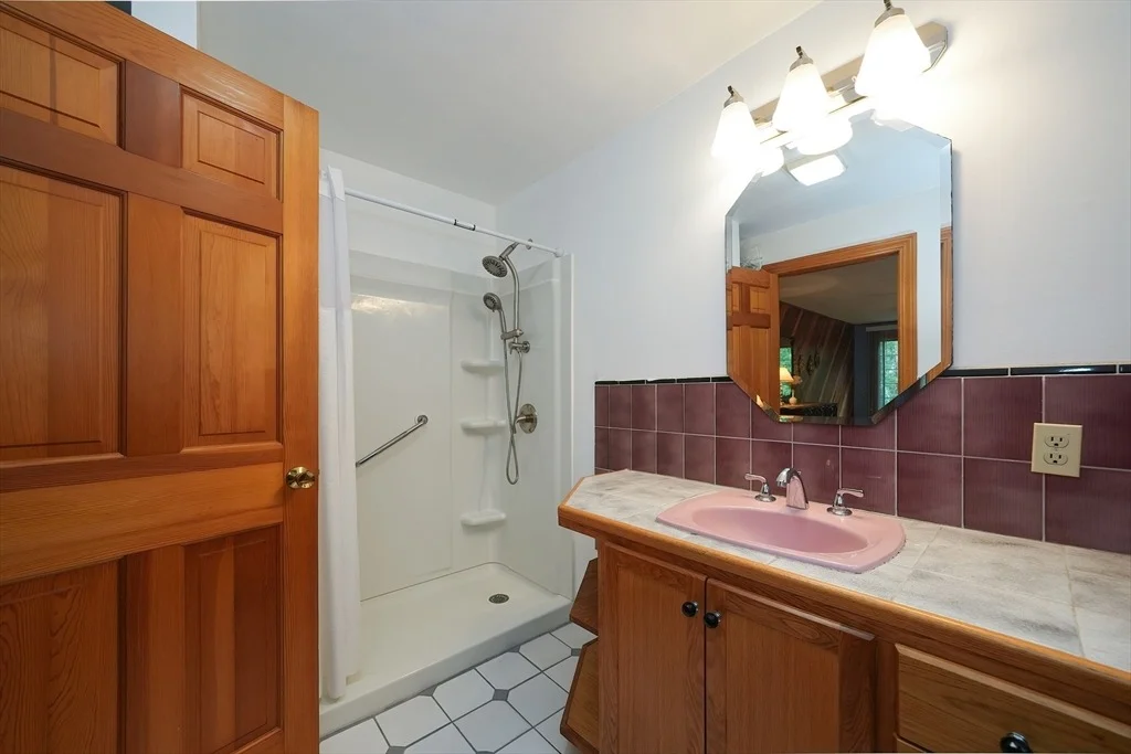 Photo of 51 Manitoba Rd