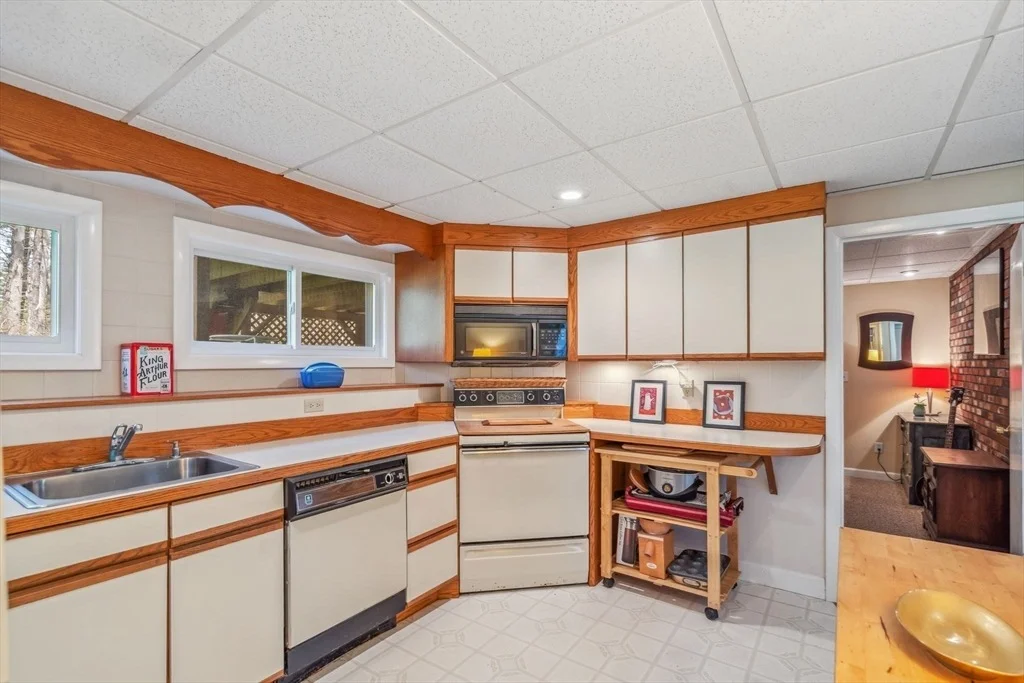 Photo of 50 Lowell Dr