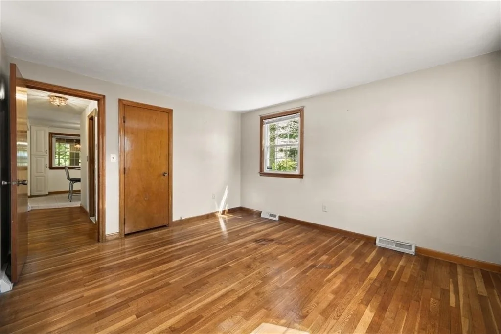 Photo of 7 Glen Echo Blvd