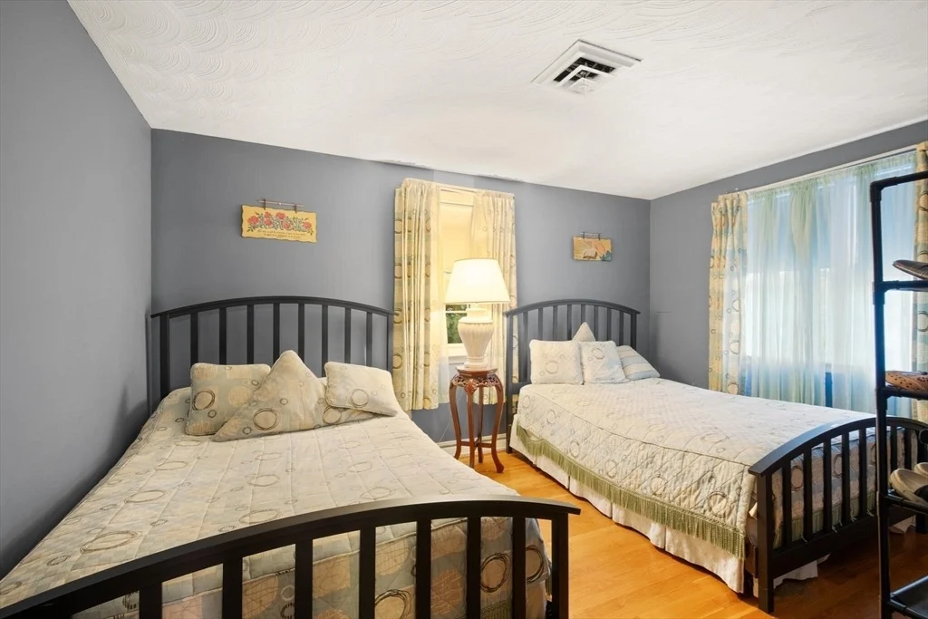 Photo of 27 Edison Avenue