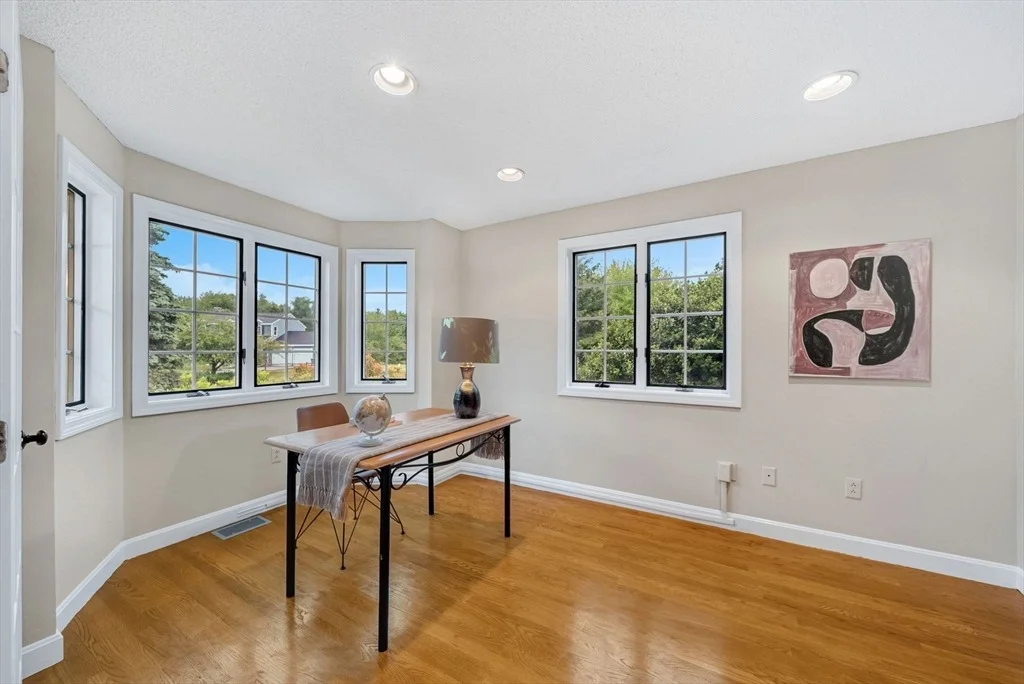 Photo of 4 Meadow Dr
