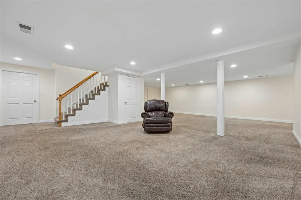 Photo of 320 Lincoln Circle