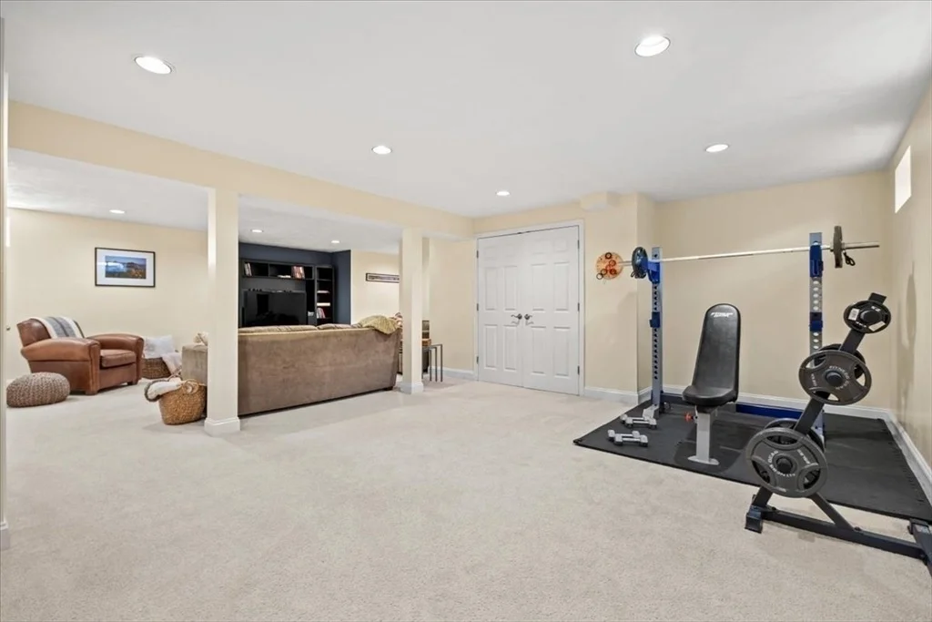Photo of 35 Hayden Ln