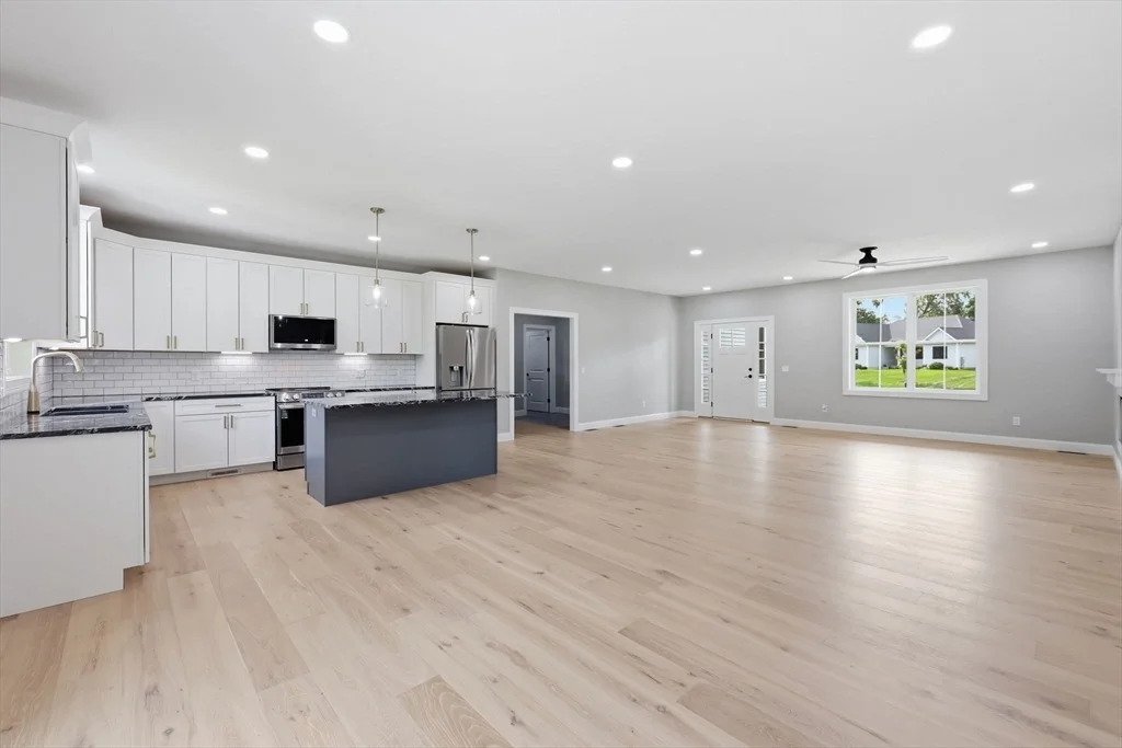 Photo of 17 Silvergrass Ln