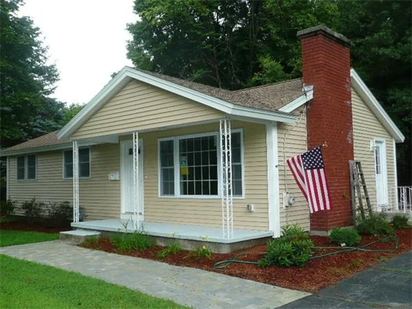 Photo of 7 Montclair Cir