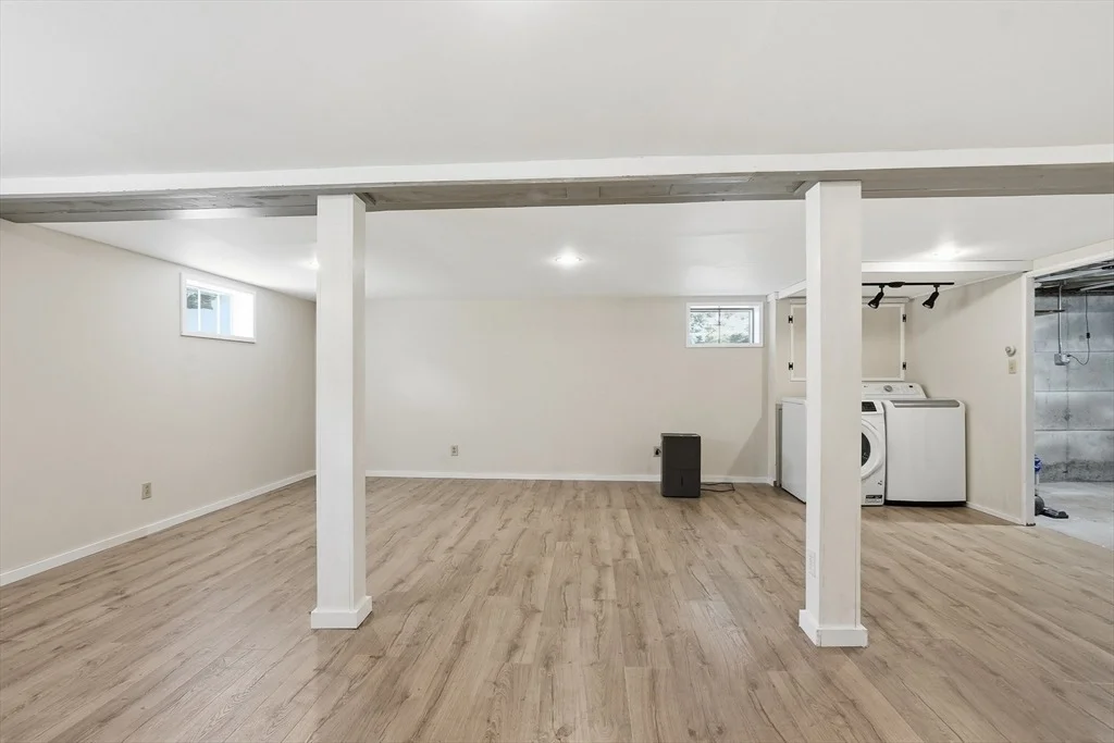 Photo of 46 Pinecroft Ave