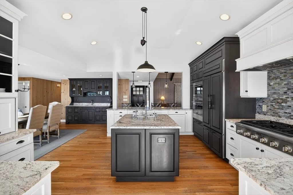 Photo of 357 Lakeside Drive West