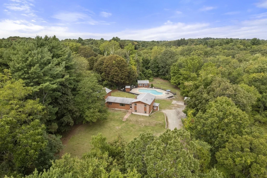 Photo of 444 Clapboardtree Street
