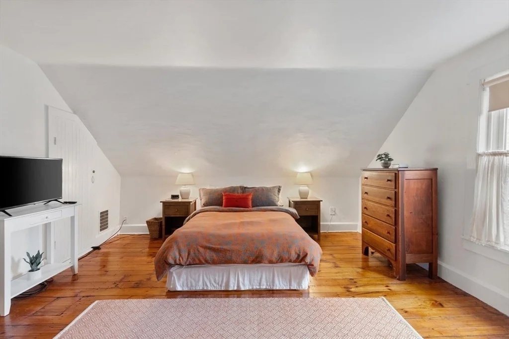 Photo of 21 Roundy St.