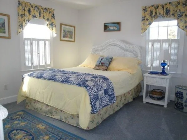 Photo of 35 Crown Grant Dr