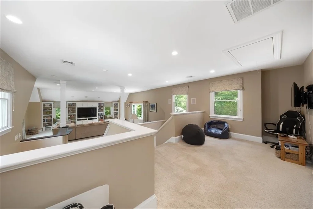 Photo of 12 Whitcomb Lane