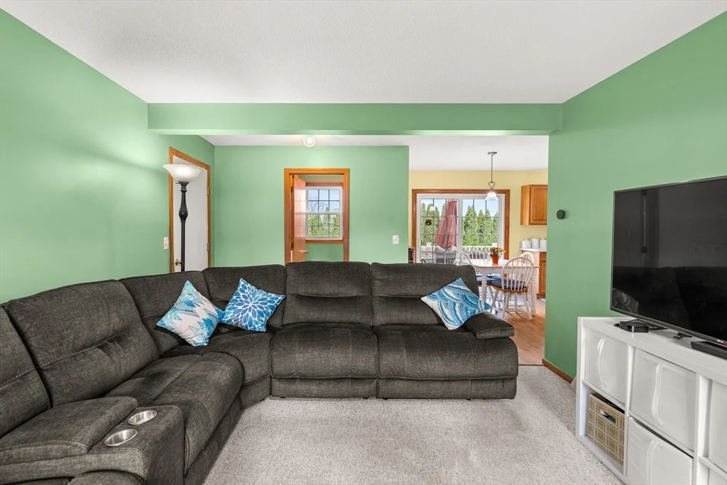Photo of 4 Laurel Dr