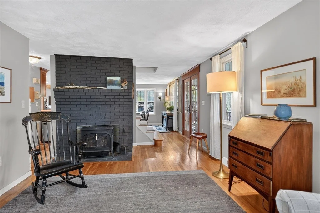Photo of 10 Davis Rd