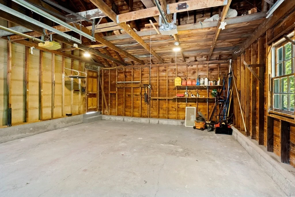 Photo of 4 Meadowbrook Rd